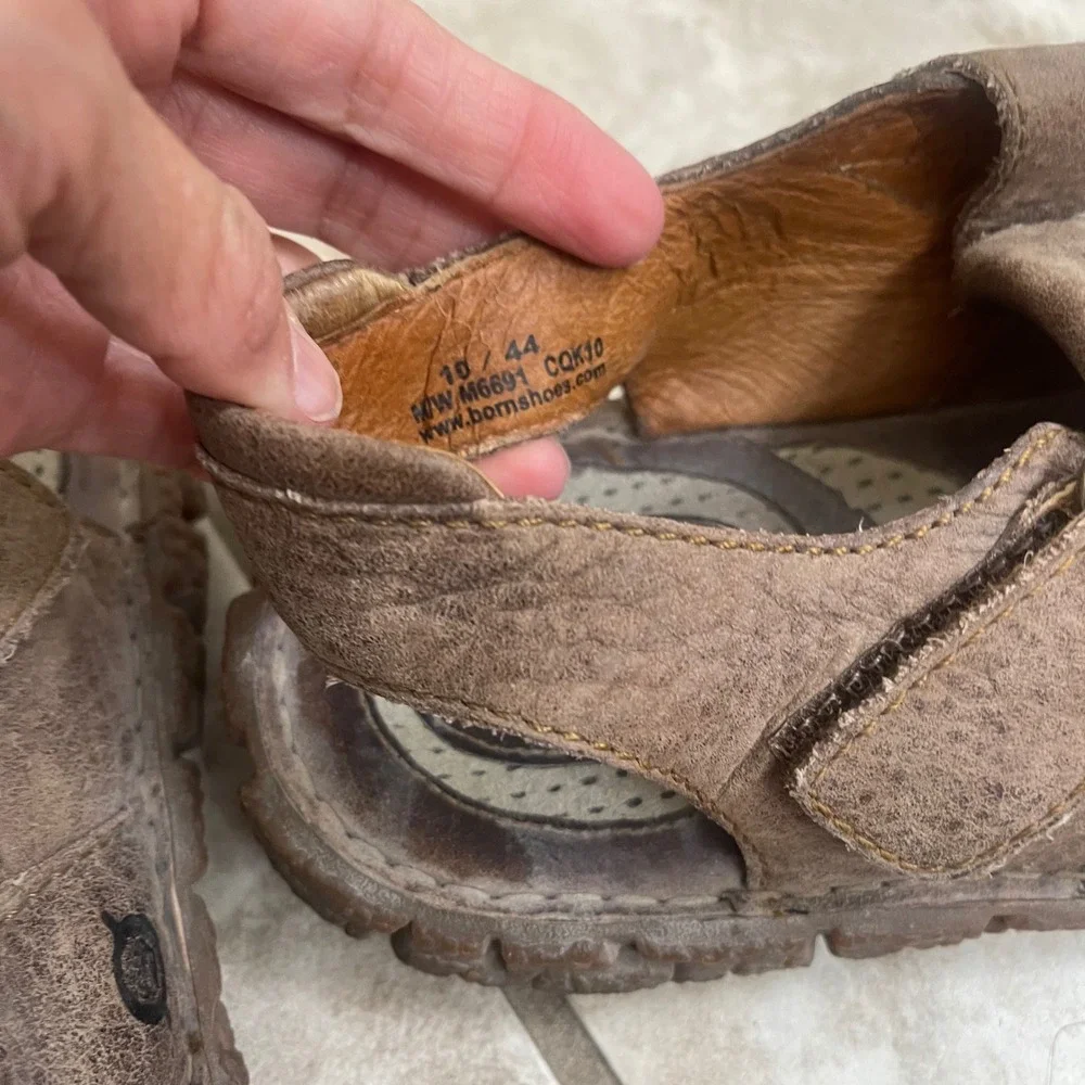 Born Mens Brown Leather Fisherman Sandals Rugged Comfort Strap Shoes size 10